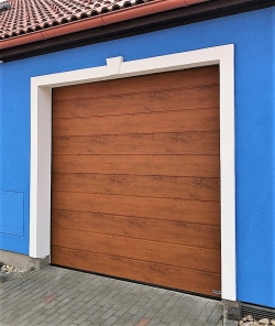 Panel se středovou drážkou, povrch decolocor, odstín zlatý dub